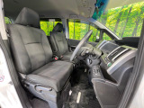 運転席シート廻りは使用感も少なく、良好な状態となっています。丁寧に使われていたことがよくわかりますね。