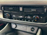 オートエアコンで温度を設定するだけで快適な車内環境を維持することができます!