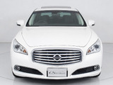 禁煙車です!室内は嫌なニオイも無く、すごく綺麗な状態です!禁煙車・・特にセダンタイプのお車では少ないですよね!!タバコのニオイが苦手なお客様必見です!快適にご乗車頂けます!!