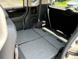 ★リアシート★ 背もたれを前に倒せば荷室が広がり、たくさんの荷物にも対応出来ます。