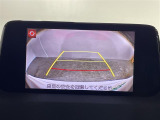 【バックモニター】後ろのカメラの映像をモニターに映し出すことができます!後方の見えない死角や、障害物との距離感をしっかり確認することができます!駐車が苦手な方におすすめです。