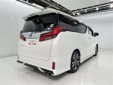 沢山乗れるのがこの車の魅力!2台で移動しないと・・・なんて時もこの車なら1台で!大活躍です♪