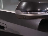 【BMWミラー】視認性の高いスタイリッシュなミラー。自動防眩機能も付いており夜間のドライビングをサポートします。