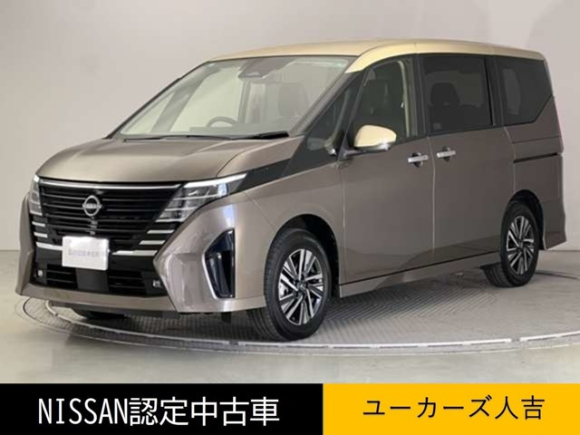 セレナ 1.4 e-4ORCE ハイウェイスターV 4WD 