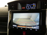 バックガイドモニターで、後方を確認しながら安心して駐車することができます。運転初心者も熟練者も必須の機能ですよ!