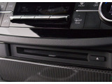CDはもちろんの事、DVD&Blu-ray再生も可能です。フルセグ地デジにも対応しさらにBluetoothにも対応しております