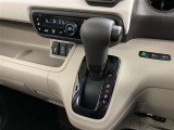 納車前に当店エンジニアがしっかり点検整備。プロの目で厳しくチェックいたします。トヨタディーラーの安心です。