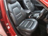 【パワーシート】電動なので、きめ細かい調整ができます!自分自身の運転姿勢に合わせた、適切なドライビングポジションが確保できます♪