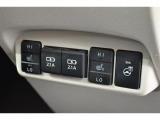 運転席・助手席シートヒーター装備☆  座面と背もたれをすばやく温めるシートヒーターを内蔵。身体を直接温めることができます。 寒い時期には嬉しいアイテムですね♪