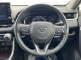 【純正革巻きステアリング】上質な革を使用することで、手にしっかり馴染みとても運転しやすいハンドルです♪
