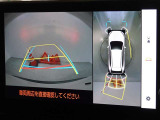 バックガイドモニターを装備しています、車庫入れもラクラクです。パノラミックビューモニターを搭載しています、上からの画像も表示されます。
