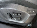 電動パワーシートはドライバーのシートポジションを細かく調整することが出来、運転時の疲労軽減にもつながります♪