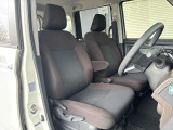 運転席シート廻りは使用感も少なく、とても良好な状態です♪さらに気持ちよくお乗り頂くために、徹底したルームクリーニングも実施しております!