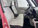 【運転席シート】ゆったりと広々した空間です。ストレスなく運転ができますよ!