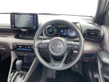 運転席まわりです。 各操作スイッチは使いやすい位置に配置されてます。