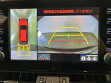 バックモニター付き。 車両後方の映像が画面に表示されるので、車庫入れが苦手な人も安心です。ただし、目視確認もお忘れなくお願いいたします。