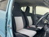 運転席シート廻りは使用感も少なく、良好な状態となっています。前オーナー様が丁寧に使っていたことがよくわかりますね。