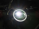 LEDオートヘッドライトを搭載しております。前方を非常に明るく照らす事ができ夜間走行時に重宝します。