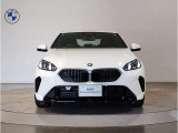 【キドニーグリル】BMWは約90年もの間、ほぼ全ての車両にひと目でBMWだと分かるこの特徴的なフロントグリルが備えられ、デザイン・アイコンとして親しまれてきました。