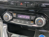 オートエアコンで温度を設定するだけで快適な車内環境を維持することができます!