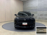お車購入のポイントとなるフロントマスクです。上質で迫力あるデザインですね☆☆