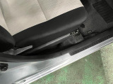 痛みの出やすい運転席シートの角、フロアマット、座面、ともに良好です
