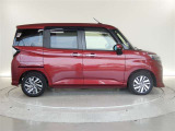 両側パワースライドドア付きだから、狭い駐車スペースなどでの 乗り降りラクラク!小さなお子さまのいるご家庭には嬉しい装備。