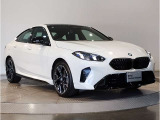 【BMWの伝統-2】時代を超える美しさ。磨き抜かれたエアロダイナミクスが瞳を奪う。一目で伝わるスポーティーなプロポーションは、BMWの走行性能を生み出すのに欠かせない要因の一つです。