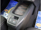 お車選びをお楽しみ頂けるよう、在庫車の展示スペースを十分に確保しております。