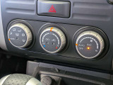 オートエアコンで温度を設定するだけで快適な車内環境を維持することができます!