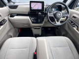 前席内装の全体像です。是非実車をご覧にお越し下さい。