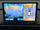 【マルチビューカメラシステム】専用のカメラにより、上から見下ろしたような視点で360度クルマの周囲を確認することができます☆死角部分も確認しやすく、狭い場所での切り返しや駐車もスムーズに行えます。