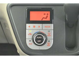 お好きな温度に設定すれば自動的に温度を調節、車内を快適空間に仕上げてくれます。