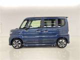 両側パワースライドドア付きだから、狭い駐車スペースなどでの 乗り降りラクラク!小さなお子さまのいるご家庭には嬉しい装備。