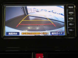 バックガイドモニターで、後方を確認しながら安心して駐車することができます。運転初心者も熟練者も必須の機能ですよ!