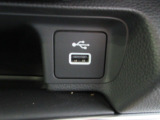 便利な充電用USBジャックも付いています。