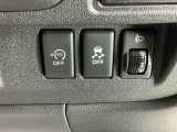 運転席から操作しやすい各種スイッチ
