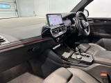 ABS:急ブレーキの車輪ロックを防止。車の安定性と操縦性を確保!