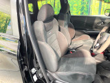 運転席シート廻りは使用感も少なく、良好な状態となっています。前オーナー様が丁寧に使っていたことがよくわかりますね。