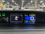 視認性に優れたメーターを採用しており、走行中でも車速や情報が分かりやすく表示されます。運転時の視線移動をむりのない範囲に抑え、快適で安心感のあるドライブをサポートします。