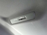 後部座席用にリヤクーラーが装備されています。暑い夏でも涼しい風で快適な空間が広がります。