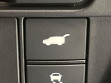 【パワーバックドア】スマートキーや運転席のボタンを押すだけでリアゲートが自動で開閉します!荷物を持っている時や、高い位置にあるバックドアを閉める際に便利な機能です♪