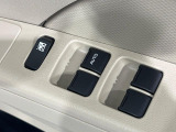 【パワーウィンドウ】開閉がスムーズにできるので快適な運転ができるパワーウィンドウを装備♪