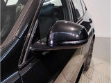 【BMWミラー】視認性の高いスタイリッシュなミラー。自動防眩機能も付いており夜間のドライビングをサポートします。