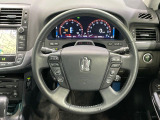 【純正革巻きステアリング】上質な革を使用することで、手にしっかり馴染みとても運転しやすいハンドルです♪