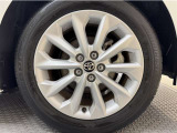 「トヨタ純正アルミホイール」を装着!純正なので車のデザインともマッチしています。高級感やスポーティーさを際立たせてくれます。