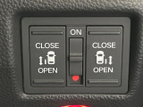 【両側パワースライドドア】スマートキーや運転席のスイッチで後席両側スライドドアの開閉が可能♪電動だから力を入れてドアを開ける必要が無く、小さなお子様でも簡単に開け閉めでき快適です♪