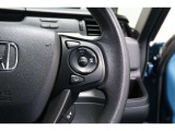 Hondaセンシングの機能のひとつ、アダプティブクルーズコントロール付!アクセルから足を離しても設定したスピードと前車との車間を保ち走行してくれます!車線維持もアシスト☆高速道路で疲労軽減ですね☆