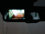 バックカメラが付いているので後方確認が非常にしやすいです。今や運転初心者も熟練者も必須装備!ついていて損はないですね♪