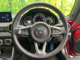 【純正革巻きステアリング】上質な革を使用することで、手にしっかり馴染みとても運転しやすいハンドルです♪